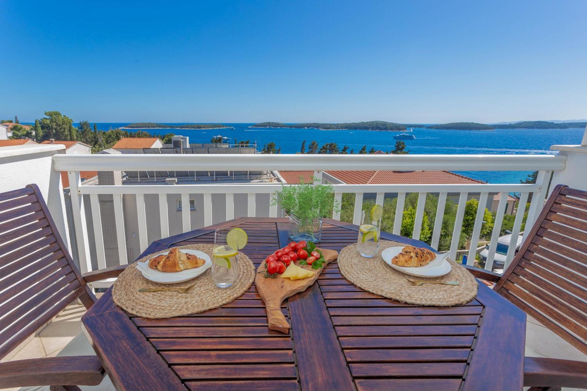 Tia Hvar Top View Apartment Hvar Town Exterior photo